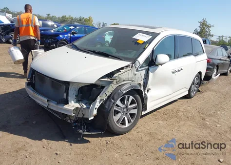 2015 Honda Odyssey Touring/Touring Elite z USA, uszkodzony, nr VIN 5FNRL5H98FB067700